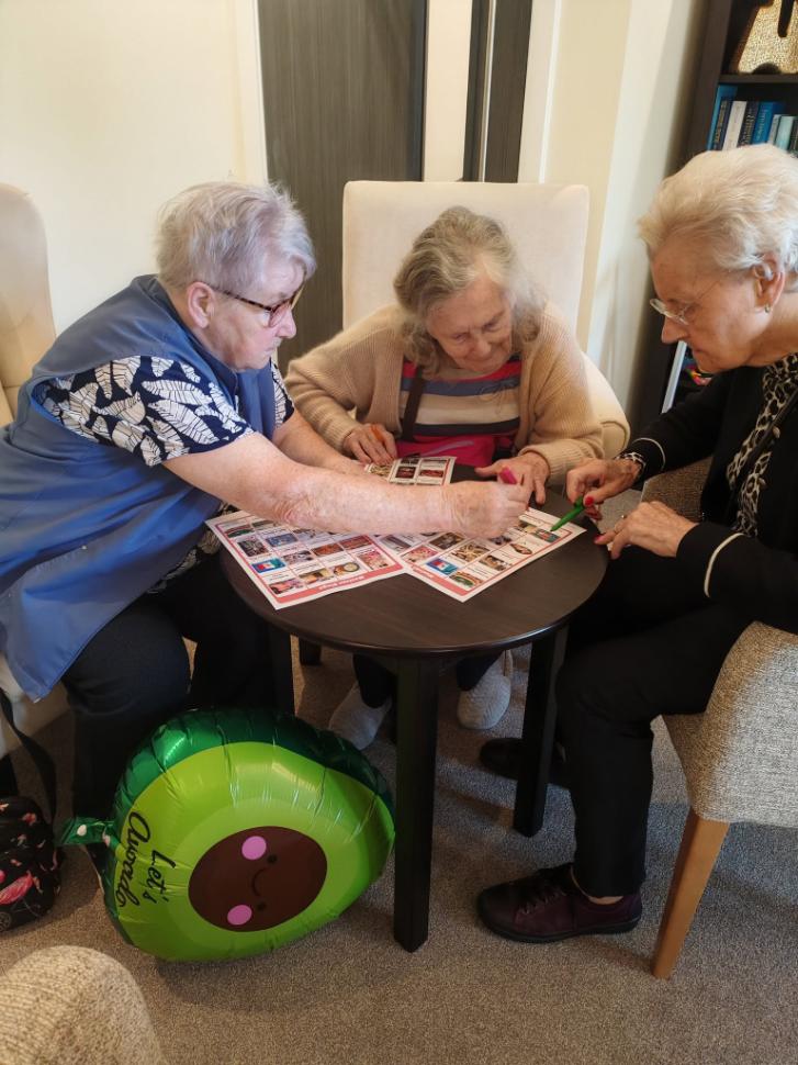 residents doing a quiz on Mexico